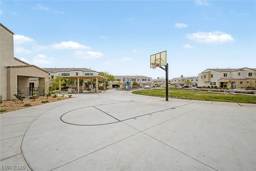 1880 Arcadian King Sun, Las Vegas, NV 89106