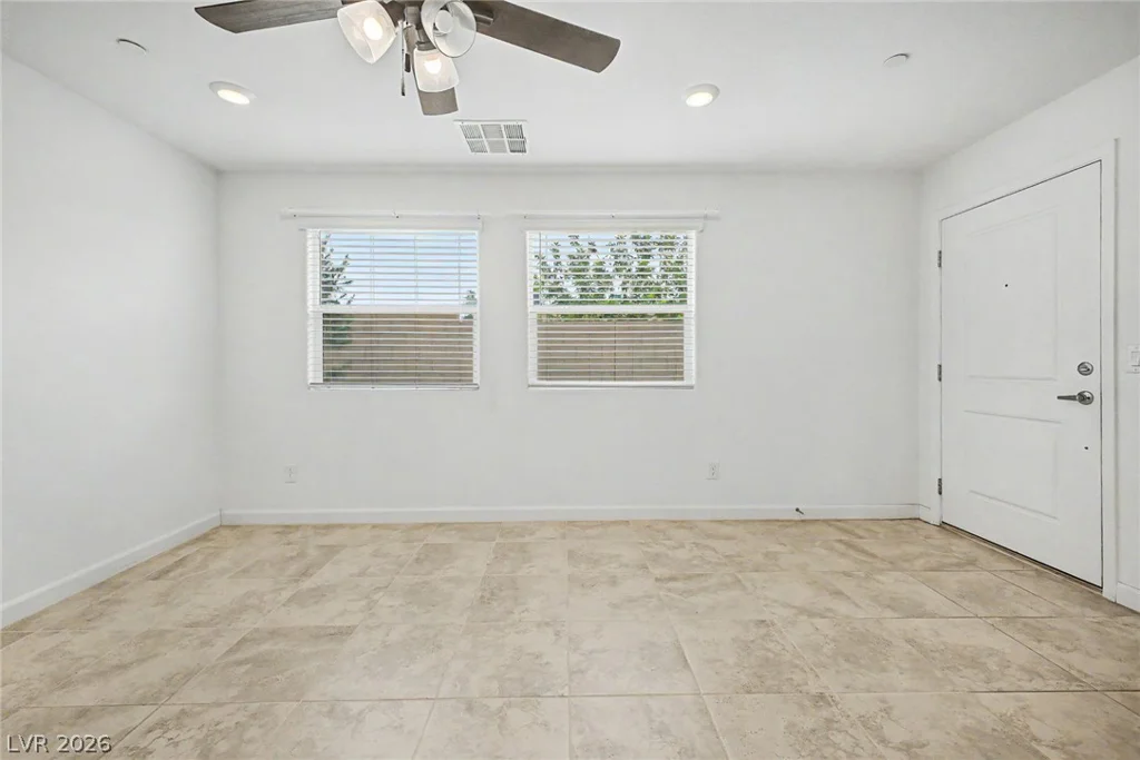 1880 Arcadian King Sun, Las Vegas, NV 89106