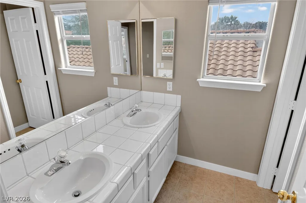 1840 Shirewick, Las Vegas, NV 89117