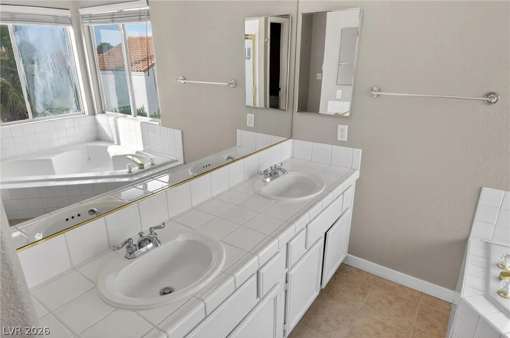 1840 Shirewick, Las Vegas, NV 89117