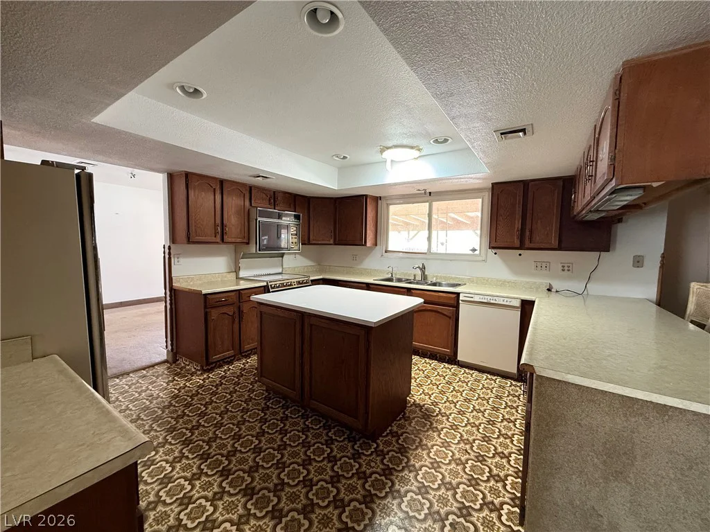 1560 Rocking Horse, Henderson, NV 89002