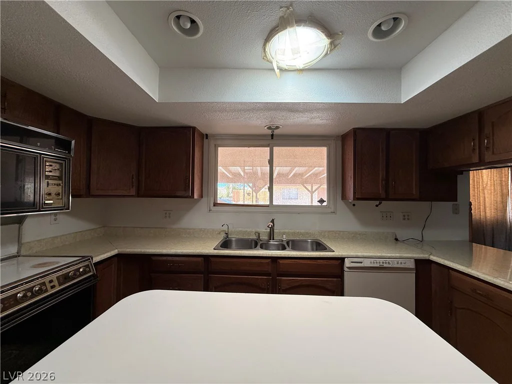 1560 Rocking Horse, Henderson, NV 89002