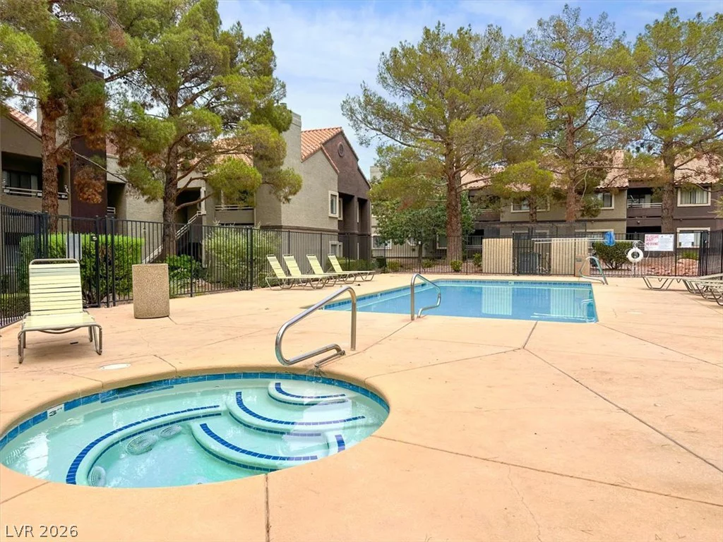5042 Rainbow, Las Vegas, NV 89118