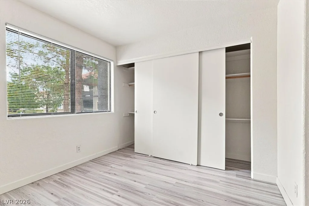 5042 Rainbow, Las Vegas, NV 89118