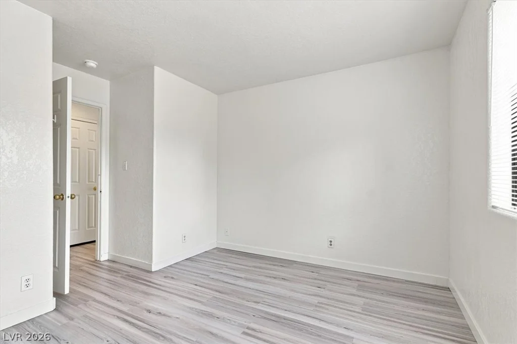 5042 Rainbow, Las Vegas, NV 89118