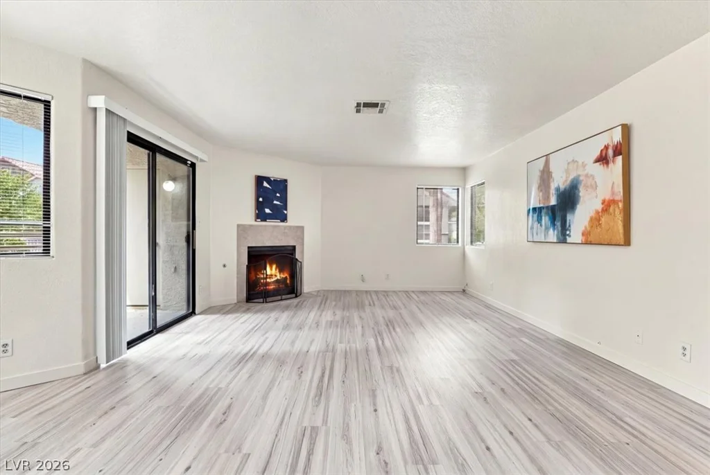 5042 Rainbow, Las Vegas, NV 89118