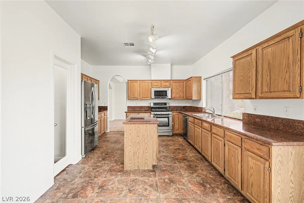 7782 Meadow Creek, Las Vegas, NV 89123