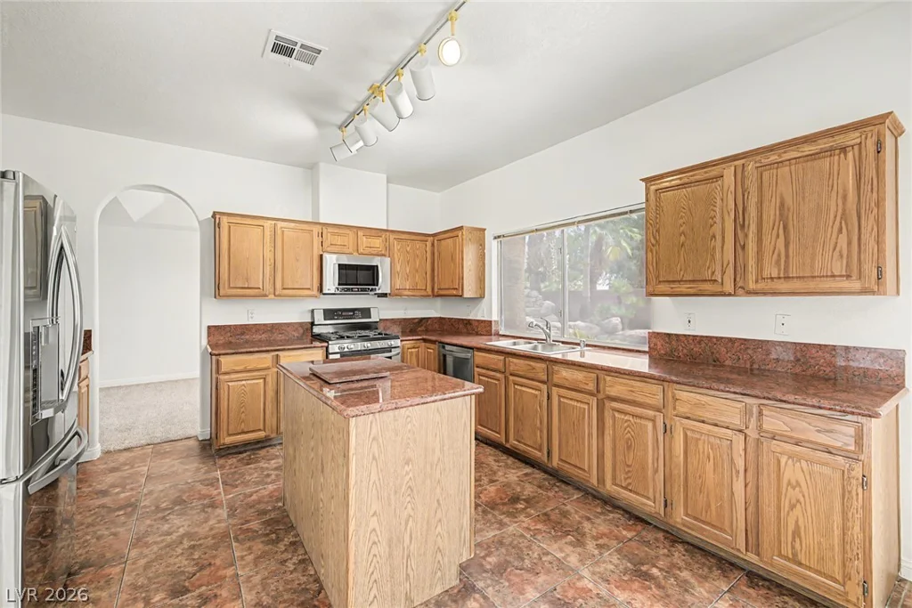 7782 Meadow Creek, Las Vegas, NV 89123