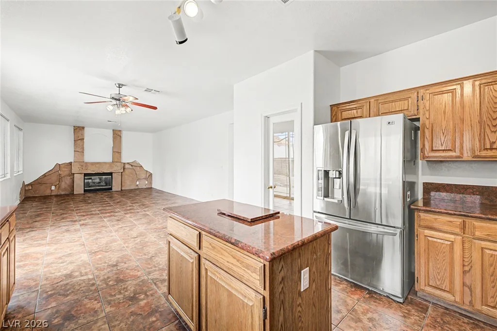 7782 Meadow Creek, Las Vegas, NV 89123