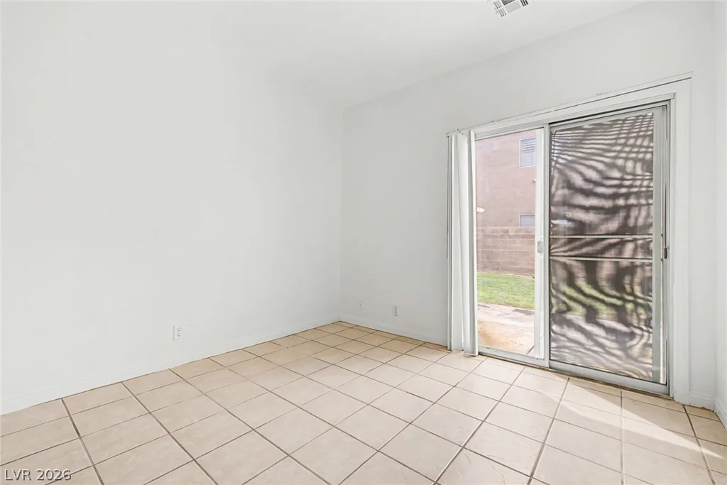 7782 Meadow Creek, Las Vegas, NV 89123