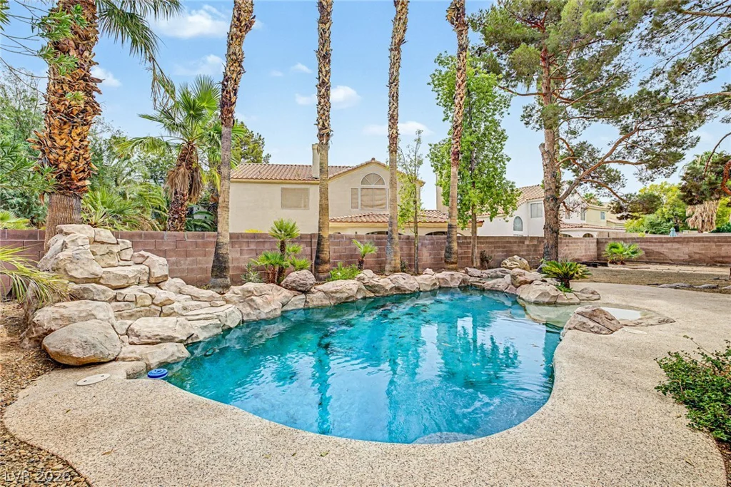 7782 Meadow Creek, Las Vegas, NV 89123