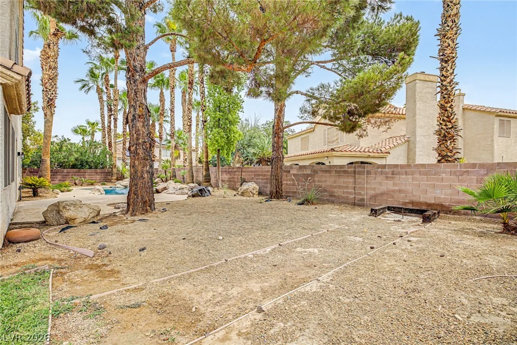 7782 Meadow Creek, Las Vegas, NV 89123