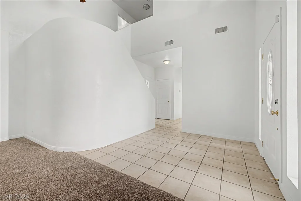 7782 Meadow Creek, Las Vegas, NV 89123