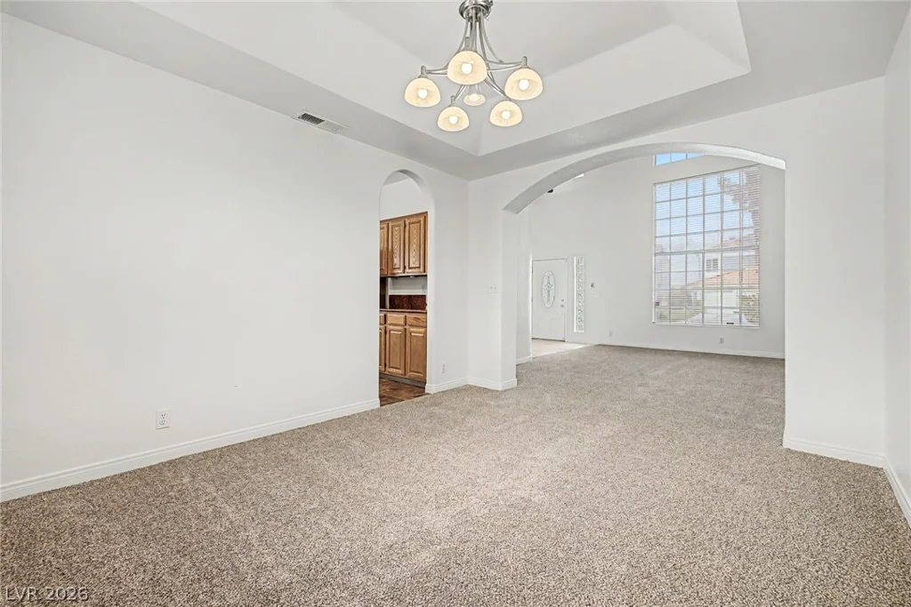 7782 Meadow Creek, Las Vegas, NV 89123