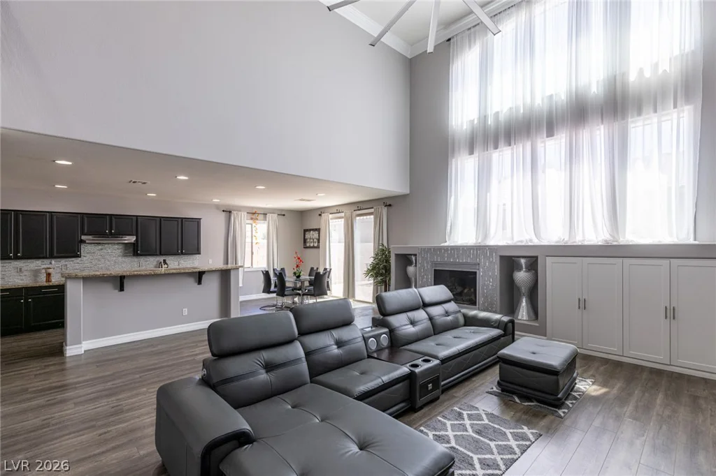 10017 Scenic Walk, Las Vegas, NV 89149