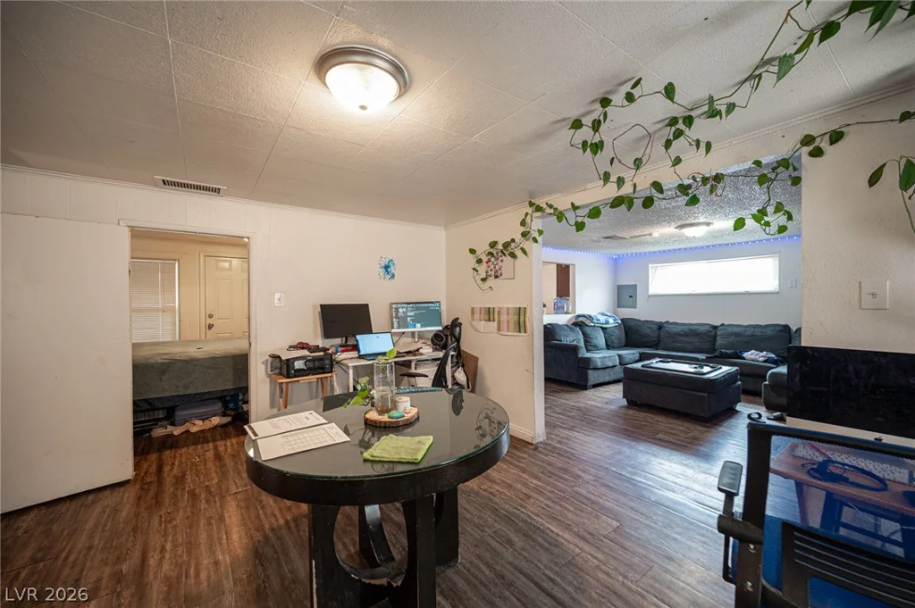 5841 Dodd, Las Vegas, NV 89122