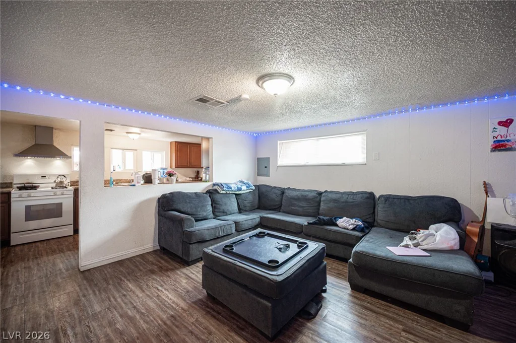 5841 Dodd, Las Vegas, NV 89122