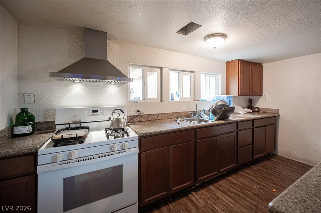 5841 Dodd, Las Vegas, NV 89122