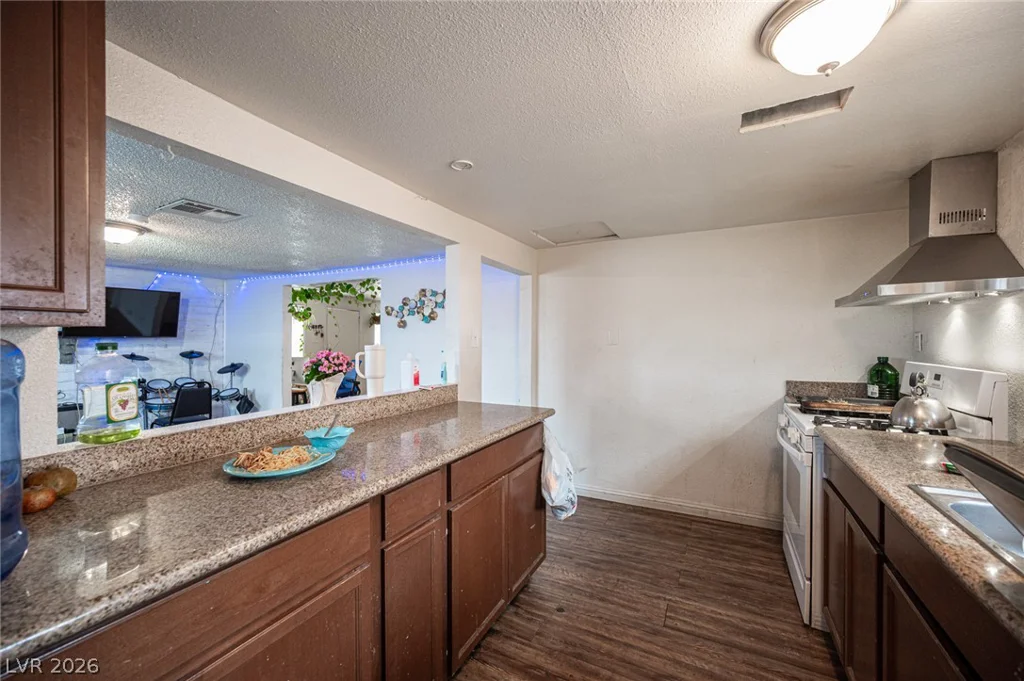 5841 Dodd, Las Vegas, NV 89122