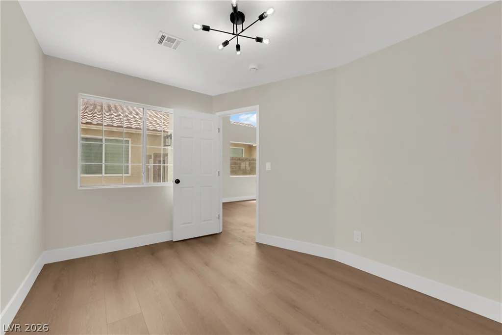 6612 Tampa, Las Vegas, NV 89108