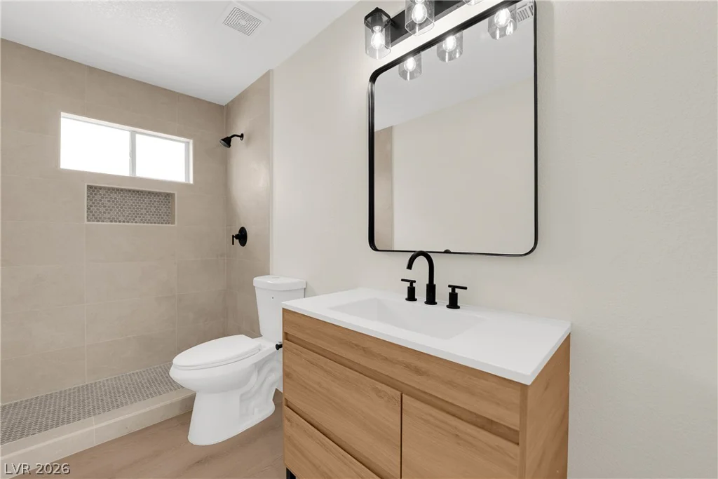 6612 Tampa, Las Vegas, NV 89108