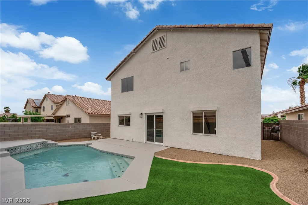 6612 Tampa, Las Vegas, NV 89108