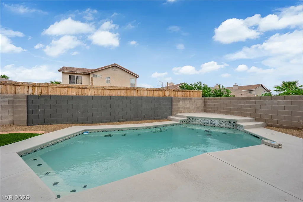 6612 Tampa, Las Vegas, NV 89108