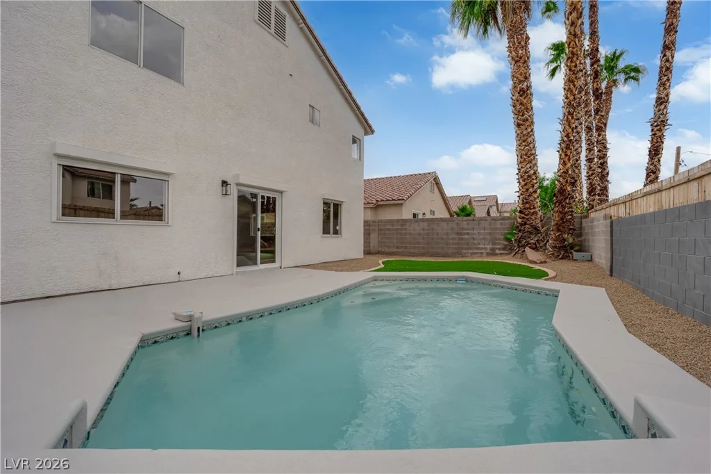 6612 Tampa, Las Vegas, NV 89108
