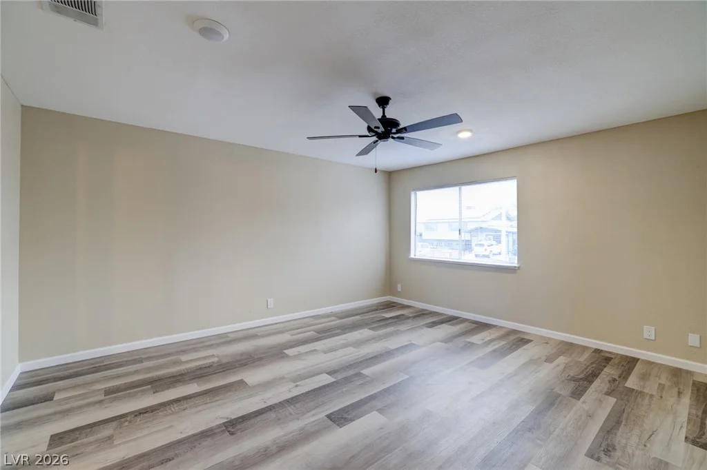 933 Palmhurst, Las Vegas, NV 89145