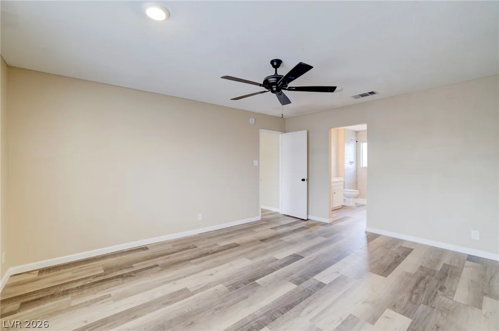 933 Palmhurst, Las Vegas, NV 89145