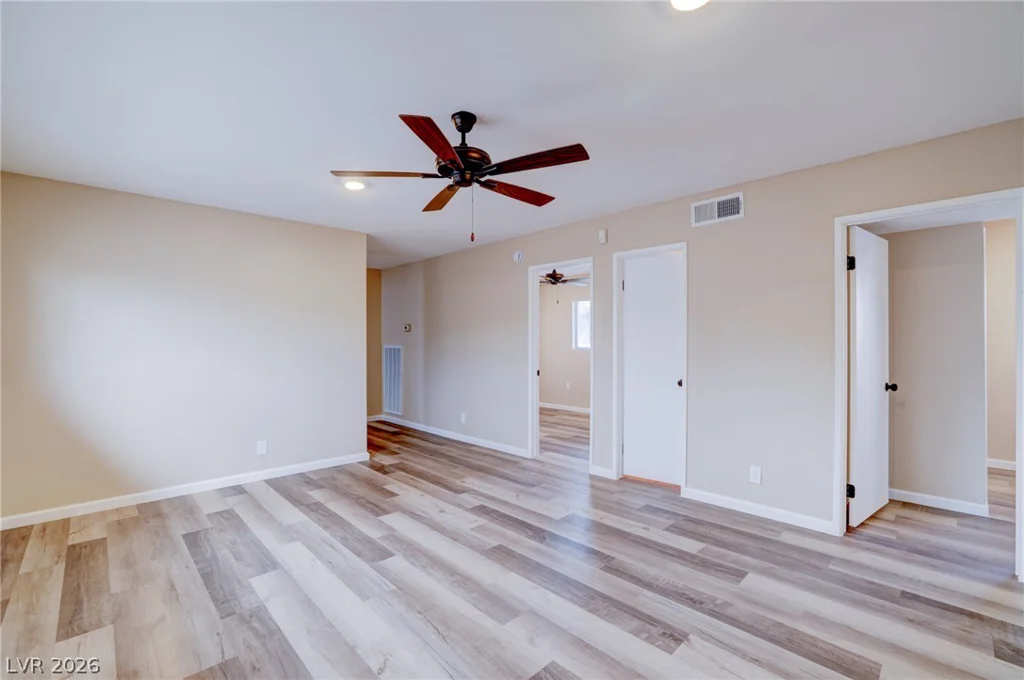 933 Palmhurst, Las Vegas, NV 89145