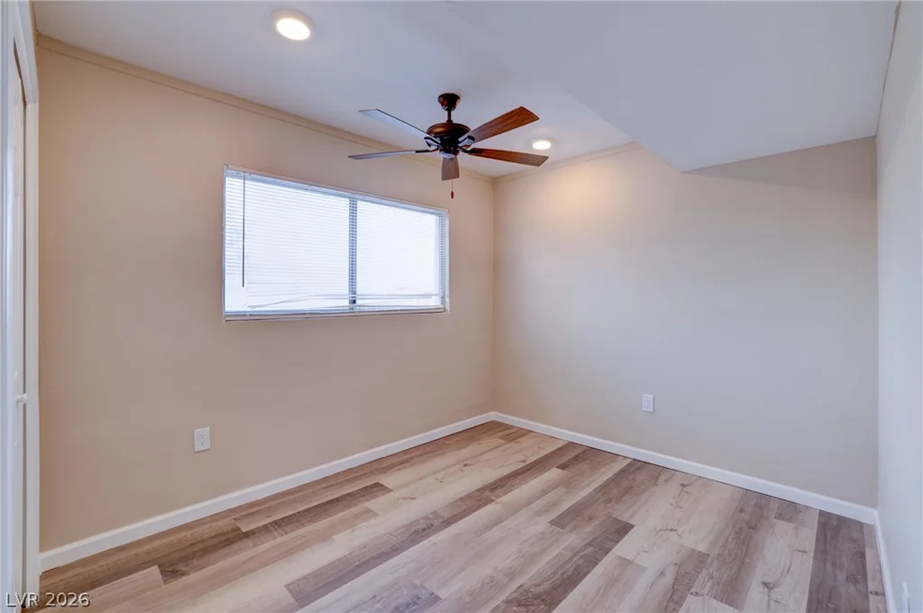 933 Palmhurst, Las Vegas, NV 89145