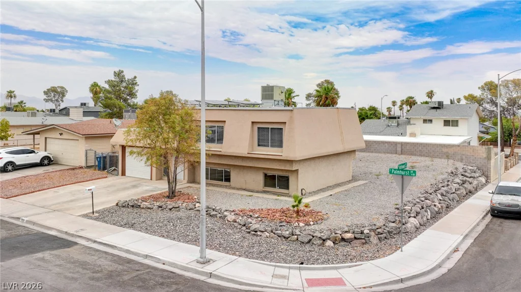 933 Palmhurst, Las Vegas, NV 89145