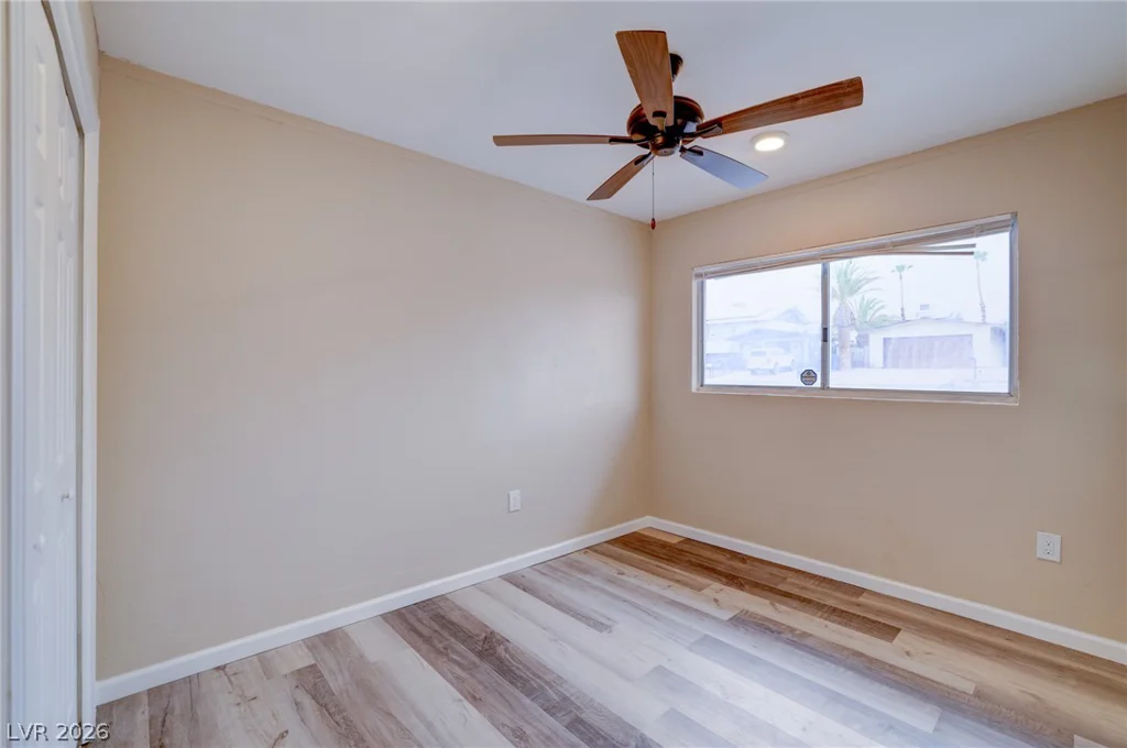933 Palmhurst, Las Vegas, NV 89145