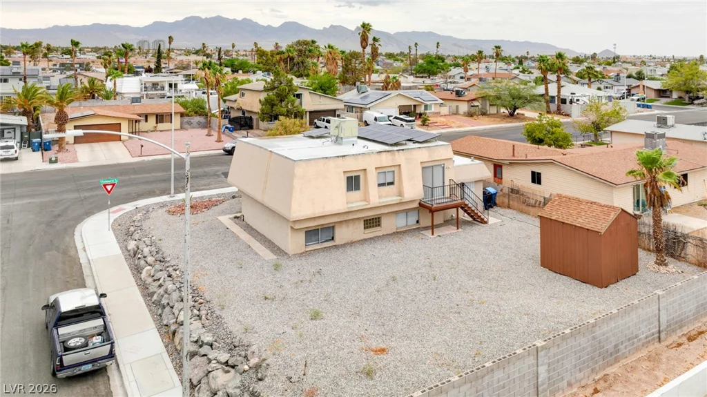 933 Palmhurst, Las Vegas, NV 89145