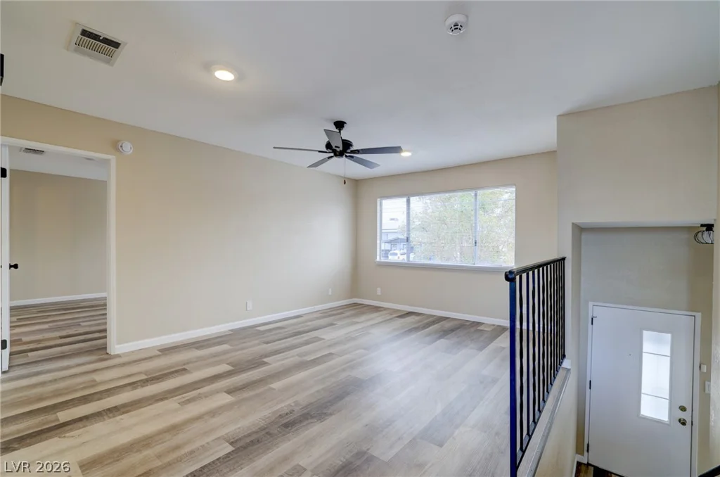 933 Palmhurst, Las Vegas, NV 89145