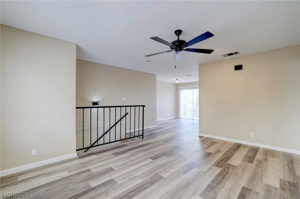 933 Palmhurst, Las Vegas, NV 89145