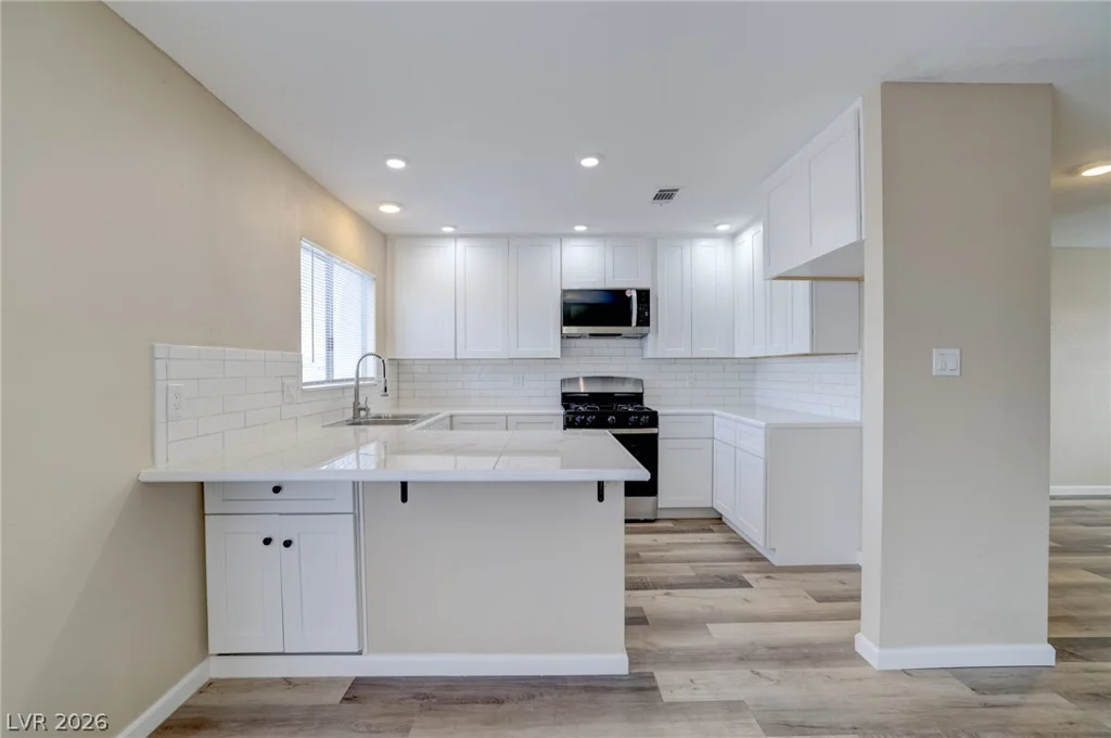 933 Palmhurst, Las Vegas, NV 89145