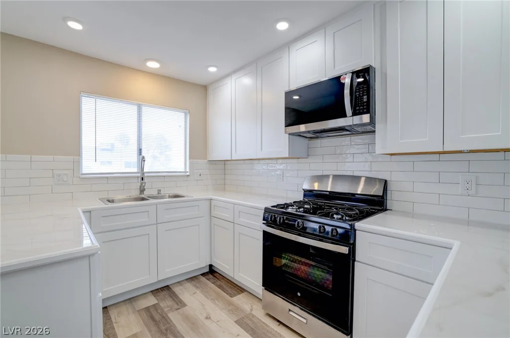 933 Palmhurst, Las Vegas, NV 89145