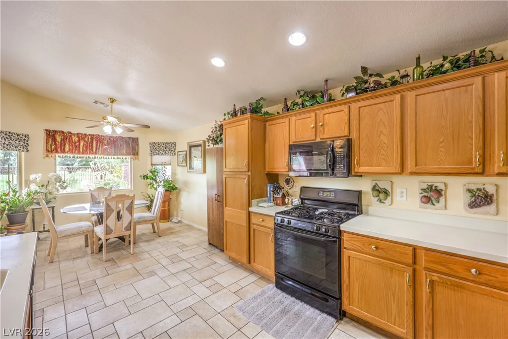 5521 Little Lake, Las Vegas, NV 89122