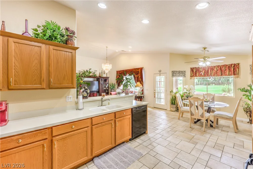 5521 Little Lake, Las Vegas, NV 89122