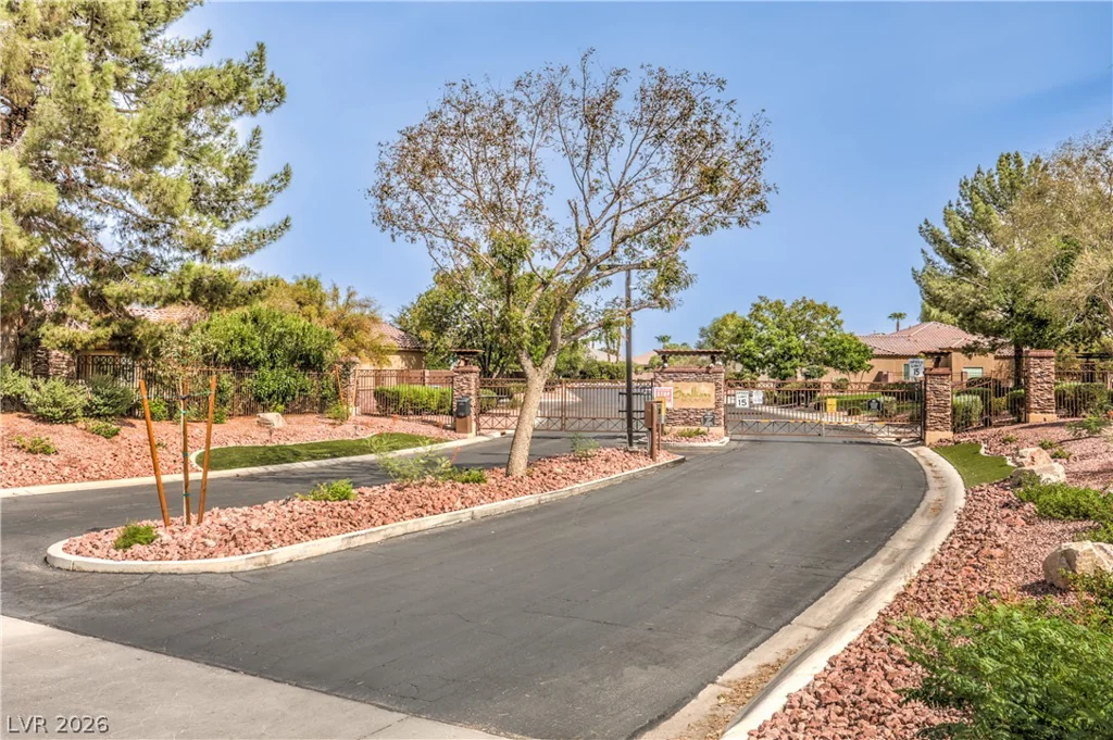 5521 Little Lake, Las Vegas, NV 89122