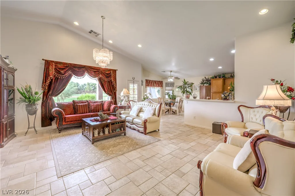 5521 Little Lake, Las Vegas, NV 89122