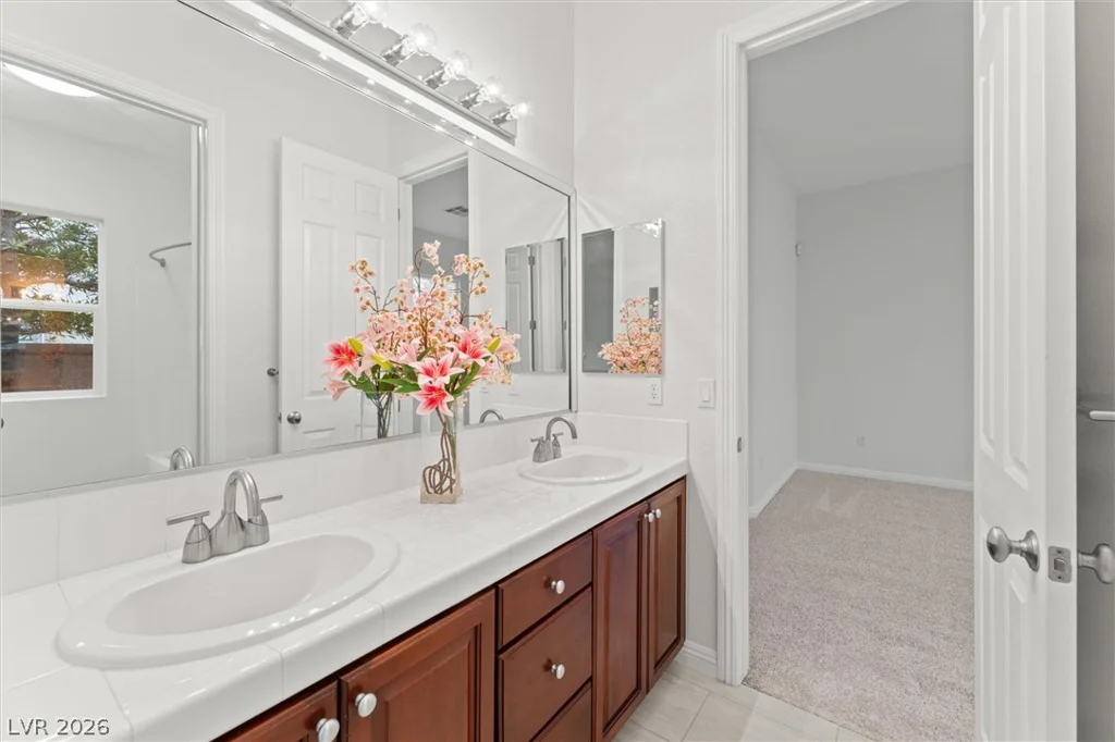 9429 Queen Charlotte, Las Vegas, NV 89145