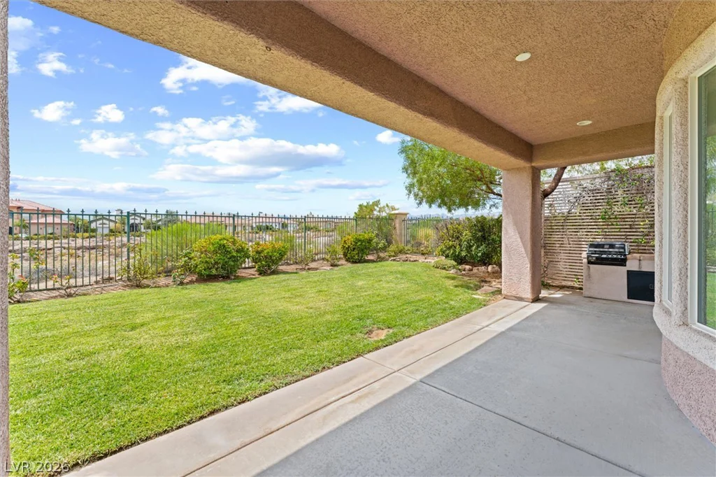 9429 Queen Charlotte, Las Vegas, NV 89145