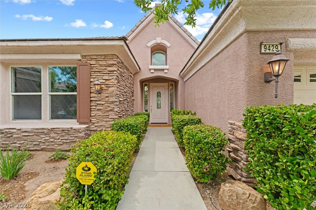 9429 Queen Charlotte, Las Vegas, NV 89145