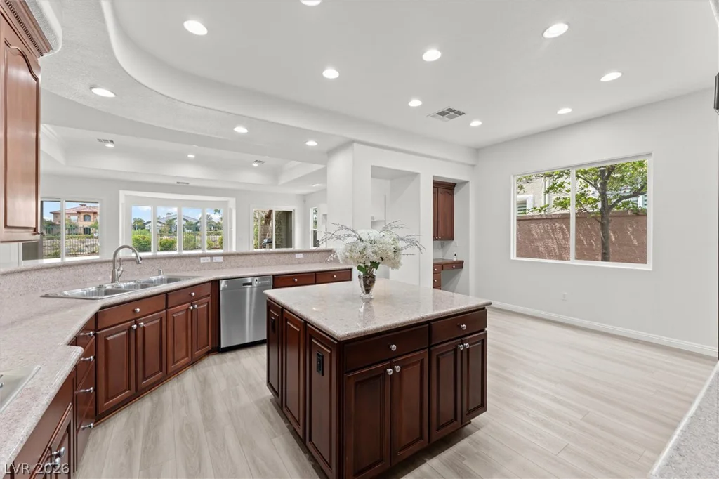 9429 Queen Charlotte, Las Vegas, NV 89145