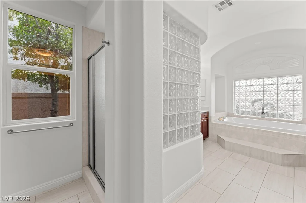 9429 Queen Charlotte, Las Vegas, NV 89145