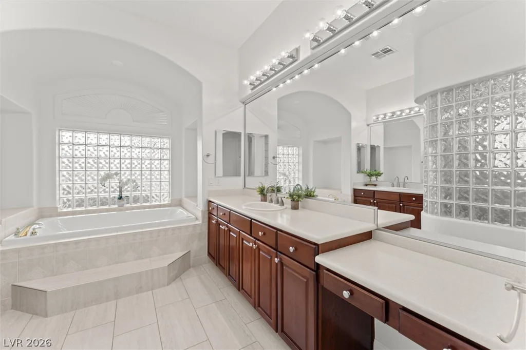 9429 Queen Charlotte, Las Vegas, NV 89145
