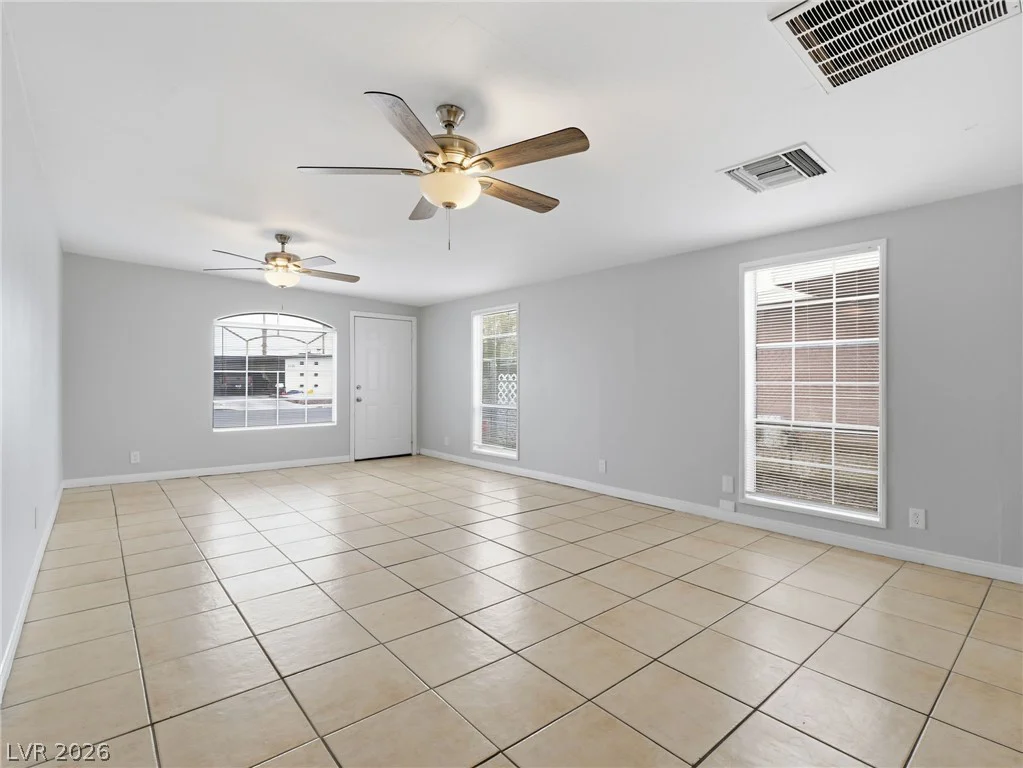 5132 Hallet, Las Vegas, NV 89122